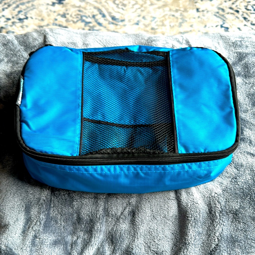 NWOT TravelWise Packing Organization Cubes